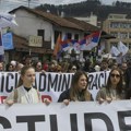 Automobil probao da prođe kroz studentsku blokadu u Novom Pazaru