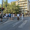 Блокаде улица на више локација у Београду, саобрац́ај се углавном одвија нормално