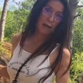Snežana Dakić ima 56. godina, a sad se utegla u preuski šorts i top, pa pokazala obline: Snima se kako trči uz stepenice…
