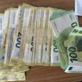 Putnici iz „poršea“ zaboravili da prijave više od 40.000 evra: Sprečeno krijumčarenje deviza na Gradini FOTO