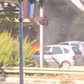 (Video) Gori vozilo kod Arene: Drama na Novom Beogradu: Dim kulja, stvaraju se zastoji i gužve u saobraćaju