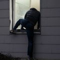 Uhapšeni na delu Dvojca muškarca sa malotnikom provaljivali u kuće