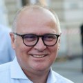Vesić otpušten iz privatne bolnice i prebačen u kućni pritvor
