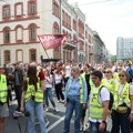 Protestna šetnja studenata u blokadi od Pravnog fakulteta preko Rektorata do Andrićevog venca (foto)