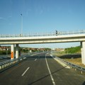 Kamion-šleper izgoreo kod Obrenovca: Kilometarske kolone na obilaznici oko Beograda