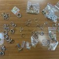 Покушао да прошверцује драгоцености у вредности од 50.000 евра: Цариници открили скровиште у гепеку