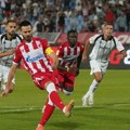 Crvena zvezda posle preokreta vodi protiv Partizana na poluvremenu večitog derbija