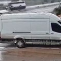 Prevrnuo se minibus sa 23 putnika! Prolivena nafta na auto-putu izazvala haos: Jezive scene u Antaliji, ima povređenih