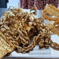Ogrlice, narukvice, minđuše: Carinici u dve akcije otkrili skoro kilogram zlata, prekršaji "teški" skoro 4 miliona dinara