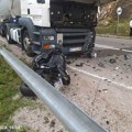 "Nepomično leži na putu"! Poginuo motociklista kod Kokinog Broda: Stravičan sudar kamiona i motora