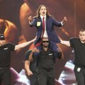 Devojka upala na scenu tokom Evrovizije, reagovalo obezbeđenje VIDEO