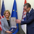 Predsednik Vučić uručio orden američkoj kongresmenki; Teni prenela Trampove pozdrave Srbiji