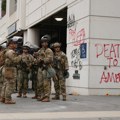 Nastavljaju se sukobi demonstranata i policije u Los Anđelesu: Pentagon šalje vojsku u pomoć
