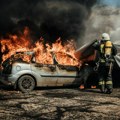 Požar na naplatnoj rampi kod Obrenovca: Plamen zahvatio auto, vatra i na kolovozu