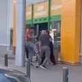 Nasilnici udarali saobraćajnog policajca Kamera snimila tuču