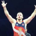 (Video) „Donesi kući zlato što se zlati“! Pogledajte snimak fantastičnog dočeka za „zlatnog“ srpskog zeta - Aleksandra…