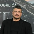 Niko ne zna da je ovaj umetnik otac našeg omiljenog glumca Na sahrani pročitao oproštajno pismo: "Mami nisam rekao ono što smo…