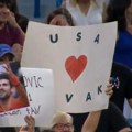 Raspoloženi Novak se baš lepo zabavljao sa publikom (VIDEO)