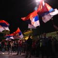 Protest protiv nasilja ispred Vlade Srbije: Pištaljke i skandiranje 'Ostavke pa robija'