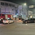 Saobraćajna nesreća u centru Lazarevca: Direktan sudar dva automobila, policija i vatrogasci su na terenu