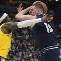 Jokić predvodio Denver Ubacio 28 poena za pobedu nad Lejkersima 12 poena Bogdanovića za kliperse