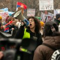 Protest studenata Fakulteta muzičke umetnosti u parku Manjež: Onlajn nastava ne predstavlja adekvatno rešenje