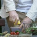 Ekstra napitak za čišćenje debelog creva Dodajte samo dva sastojka u vodu s limunom za izbacivanje otrova i skidanje kilograma…