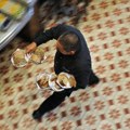 Konobari mrze kad im ovo uradite: Nepisana pravila kako dobiti bolju uslugu u kafiću