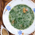 Vitaminska bomba u jednoj šerpi: Iskoristite sezonu kopriva i skuvajte kremastu čorbu