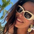 Ана у бикинију и минићу призвала лето: Бивша тенисерка набацила тен - након развода ужива пуним плућима