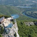 Otvoren stakleni vidikovac na Kablaru (VIDEO)