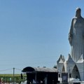 Otkrivena najveća statua Bogorodice, visoka 55 metara: Poljski biznismen nije žalio 23 miliona evra, slike oduzimaju dah (foto)…