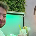 "Šišanje 300 dinara, sendvič 100, čips 70" Tiktoker našao jeftinu destinaciju i podelio sa svima, usledili žustri komentari…