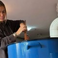 Pevačica nakon razvoda u vili od pola 500.000 evra pravi domaći ajvar Zasukala rukave i pokazala kakva je domaćica: "Samo da…