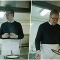 Vučić u kuhinji s tiganjem u rukama, pravi palačinke: "Neće doprineti mojoj kondiciji i izgledu, ali sam srećan, svakako"…