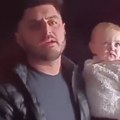 Unuka na prvom mestu Muškarac došao sa ćerkicom kod svojih roditelja, oni uradili nešto čemu se nije nadao (video)