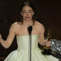 Jecala na bini: Popularna glumica doživela peh na dodeli Oskara, pa se požalila svima (foto/video)
