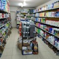 Srbima za evre prodaju skuplju i sumnjivu robu: Pre godinu dana zabranjeno dopremanje naših proizvoda na KiM