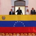 Podijeljena Venecuela dok Maduro nastavlja borbu za opstanak na vlasti