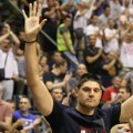 NBA zvezda porukom na ćirilici podržala crveno-bele na putu do Lige šampiona