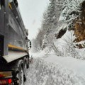 Oluja napravila haos u Hrvatskoj: Iz mećave u Lici izvučeno 48 ljudi, sneg napravio rusvaj na Plitvičkim jezerima! (foto…