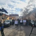 Po prvi put studenti u Kosovskoj Mitrovici u akciji ćutanja za stradale u Novom Sadu, snimao ih policijski dron (VIDEO)