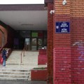 Osnovci iz Mirijeva u strahu od učenice koja je navodno donela nož: Stavila sečivo na stomak dečaka i pretila
