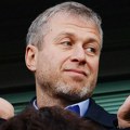 Romanu Abramoviču britanska vlada preti tužbom: “Psi laju, karavani prolaze”