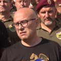Vučević ispred Skupštine: Vreme da se svira kraj obojenoj revoluciji