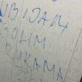 Ubiću vas sve golim rukama: Komšinica iz pakla danima unazad pravi haos u jednoj kragujevačkoj zgradi - gađa decu staklenim…
