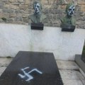 Spomenici narodnih heroja na Kalemegdanu osvanuli ižvrljani nacističkim simbolima