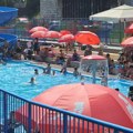 Užička deca i ove godine besplatno na bazen na Gradskoj plaži