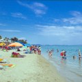 Da li ste čuli za "plažu silikona" u Grčkoj? Influenserka zaprepastila snimkom (video)