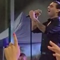 Isplivao snimak sa nastupa Darka Lazića! Pevača urnišu na mrežama zbog pevanja: "Mislim da je bolji vozač..."